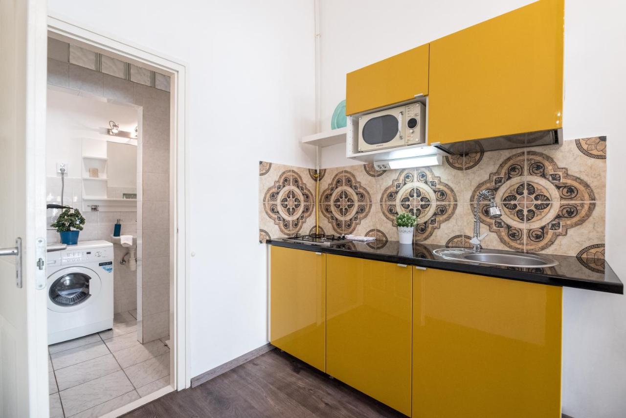 Central Quiet Studio B&B, Airport Connection Budapest Luaran gambar